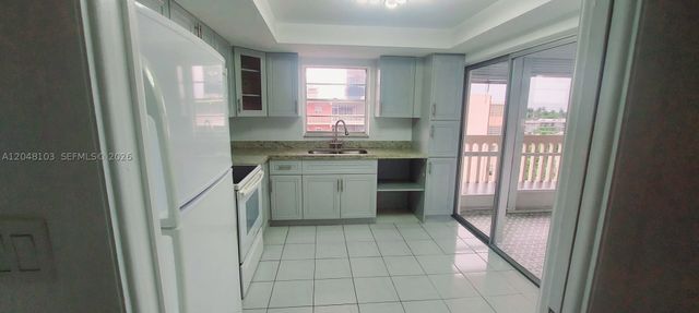 200 NE 12th Ave 3E, Hallandale Beach, FL 33009