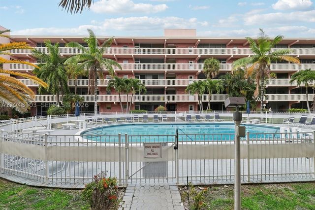 200 NE 12th Ave 3E, Hallandale Beach, FL 33009