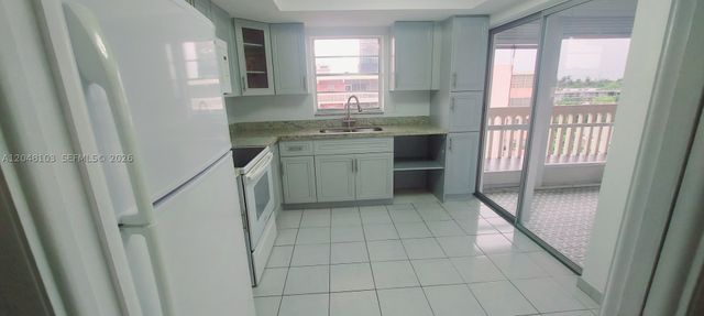 200 NE 12th Ave 3E, Hallandale Beach, FL 33009