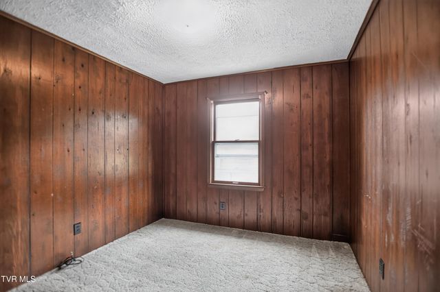 105 Popular Grove Road, Elizabethton, TN 37643