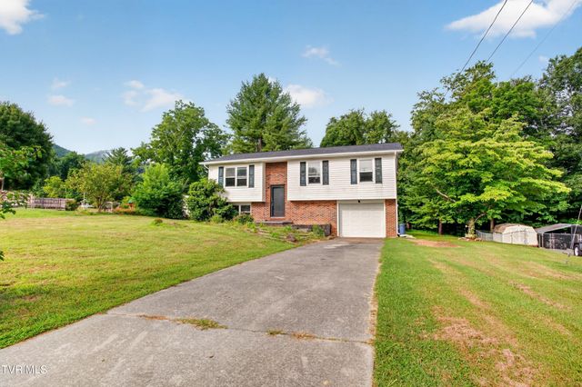 105 Popular Grove Road, Elizabethton, TN 37643