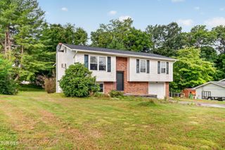 105 Popular Grove Road, Elizabethton, TN 37643