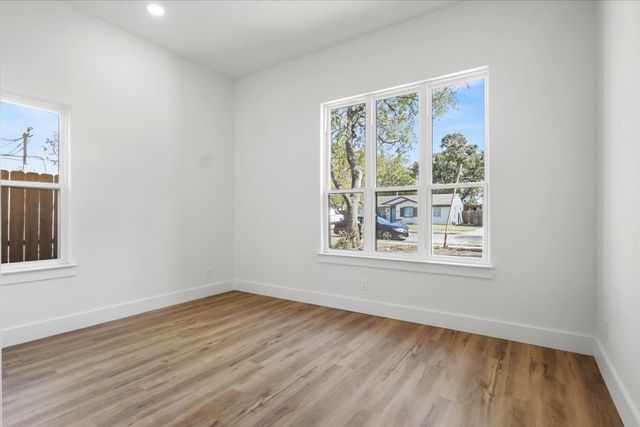 726 Pangburn, Grand Prairie, TX 75051