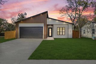 726 Pangburn, Grand Prairie, TX 75051