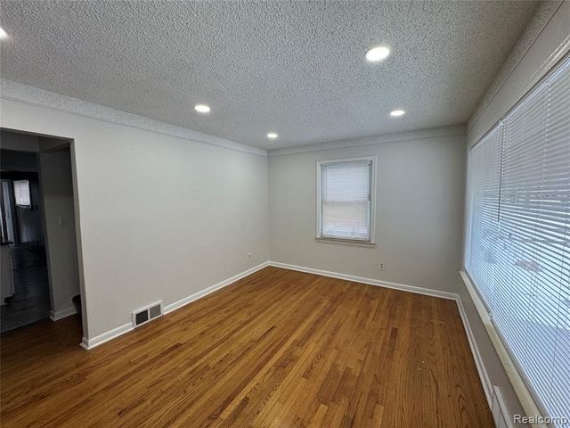 28455 Rush Street, Garden City, MI 48135