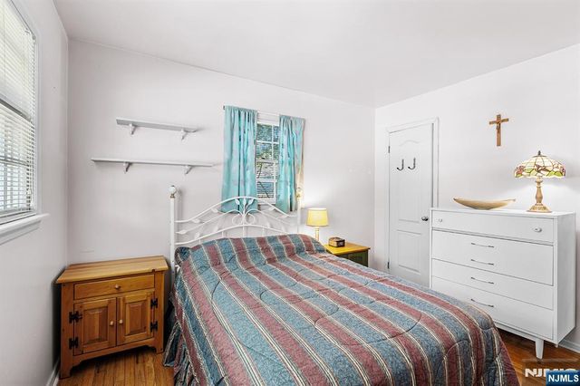 5 Oakwood Terrace, Bloomingdale, NJ 07403