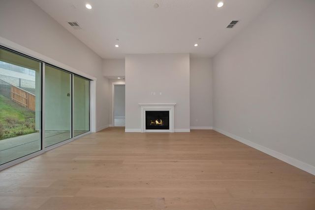 1047 Lassen Peak Dr, El Dorado Hills, CA 95762