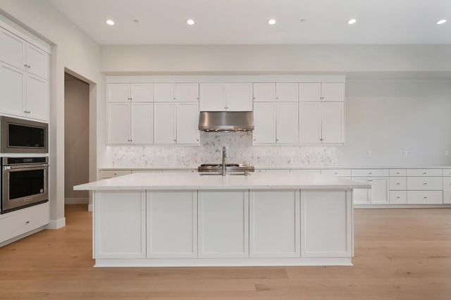 1047 Lassen Peak Dr, El Dorado Hills, CA 95762