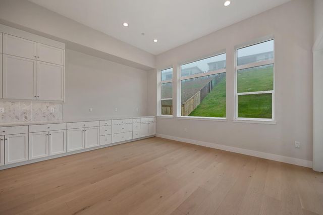 1047 Lassen Peak Dr, El Dorado Hills, CA 95762