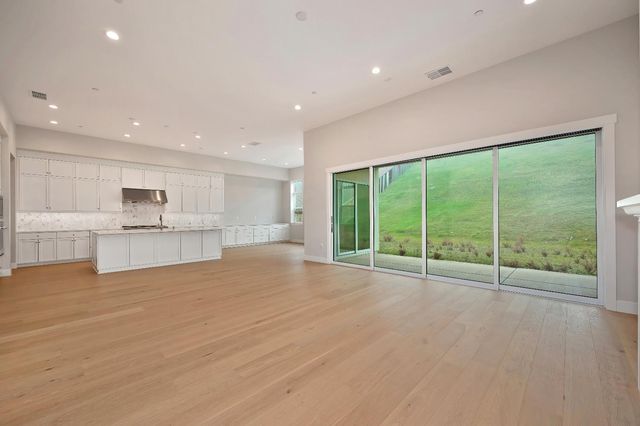 1047 Lassen Peak Dr, El Dorado Hills, CA 95762