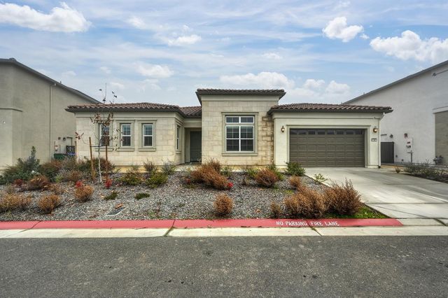 1047 Lassen Peak Dr, El Dorado Hills, CA 95762