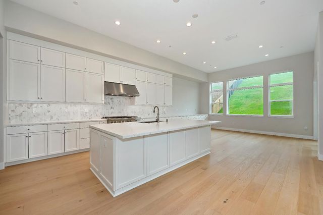 1047 Lassen Peak Dr, El Dorado Hills, CA 95762