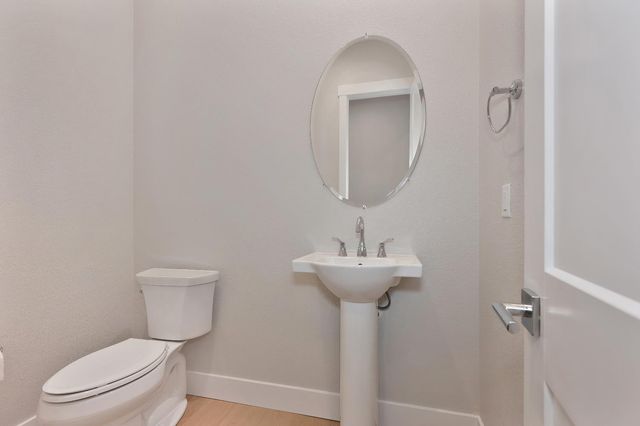 1047 Lassen Peak Dr, El Dorado Hills, CA 95762