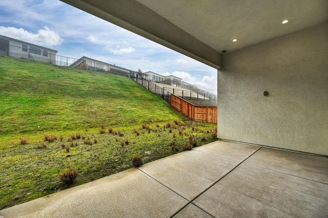 1047 Lassen Peak Dr, El Dorado Hills, CA 95762