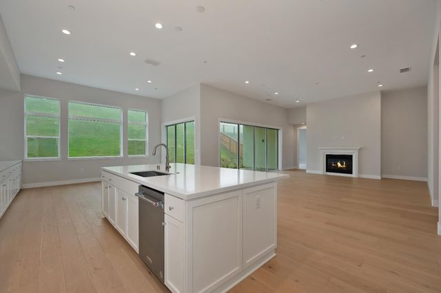 1047 Lassen Peak Dr, El Dorado Hills, CA 95762