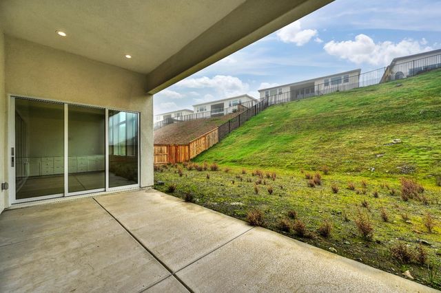 1047 Lassen Peak Dr, El Dorado Hills, CA 95762