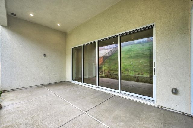 1047 Lassen Peak Dr, El Dorado Hills, CA 95762
