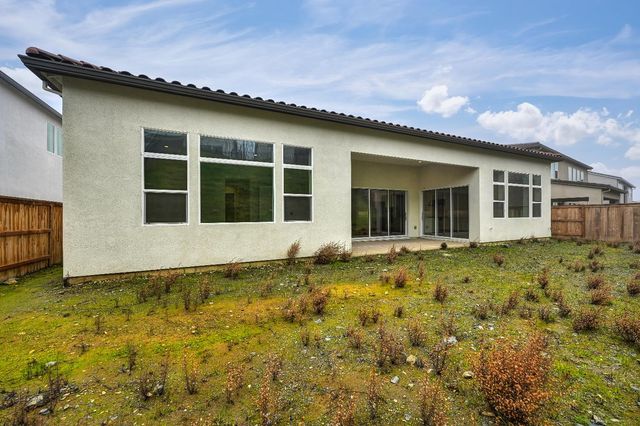 1047 Lassen Peak Dr, El Dorado Hills, CA 95762