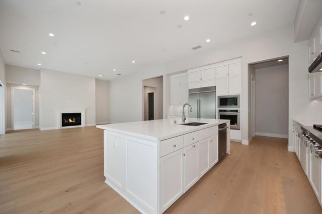 1047 Lassen Peak Dr, El Dorado Hills, CA 95762