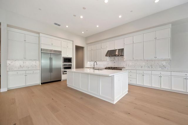 1047 Lassen Peak Dr, El Dorado Hills, CA 95762