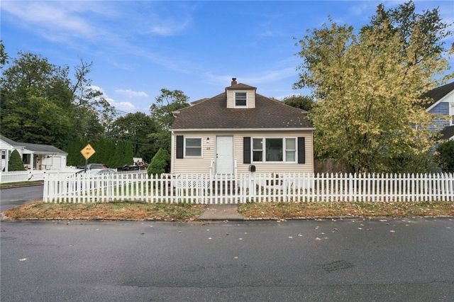 26 Providence Avenue, East Providence, RI 02915