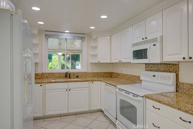 2 Via Castilla E, Laguna Woods, CA 92637