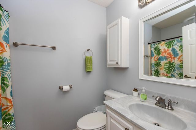 52 Grassy Drive, Whiteland, IN 46184