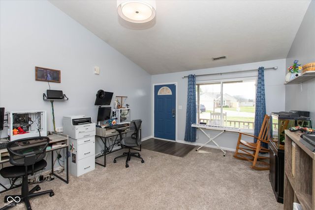 52 Grassy Drive, Whiteland, IN 46184