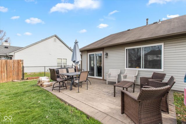 52 Grassy Drive, Whiteland, IN 46184