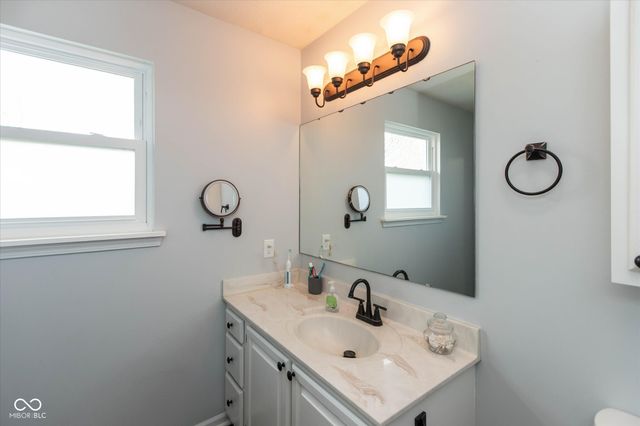 52 Grassy Drive, Whiteland, IN 46184