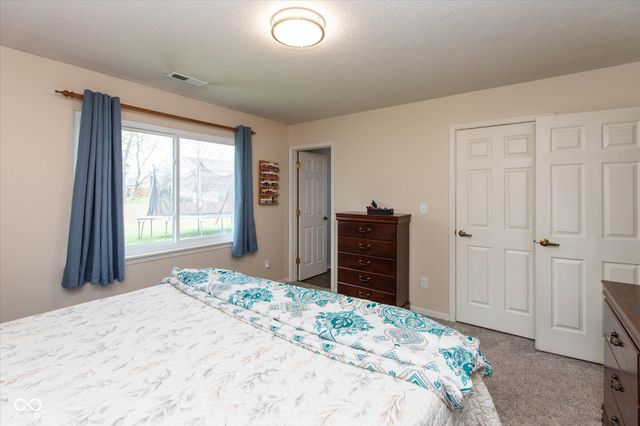 52 Grassy Drive, Whiteland, IN 46184