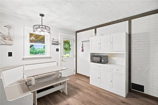 650 Mcclane Farm Rd, Chartiers, PA 15301