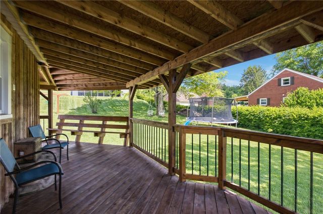 650 Mcclane Farm Rd, Chartiers, PA 15301