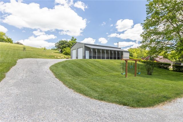 650 Mcclane Farm Rd, Chartiers, PA 15301
