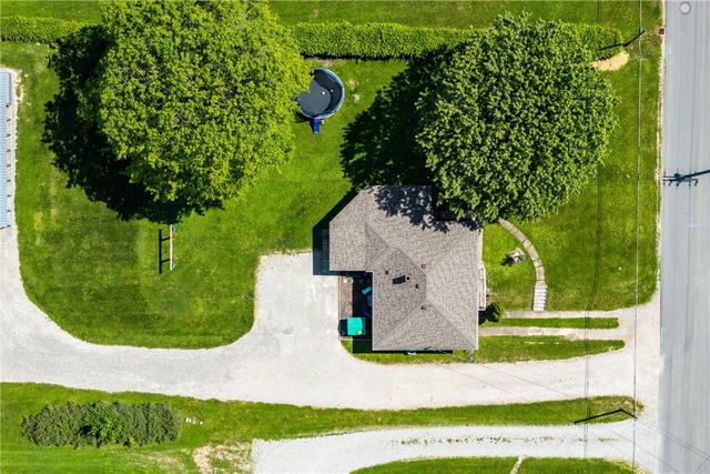 650 Mcclane Farm Rd, Chartiers, PA 15301