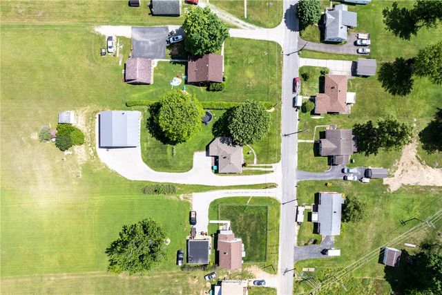 650 Mcclane Farm Rd, Chartiers, PA 15301