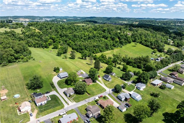 650 Mcclane Farm Rd, Chartiers, PA 15301