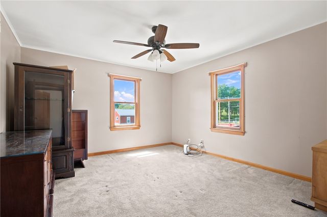 650 Mcclane Farm Rd, Chartiers, PA 15301