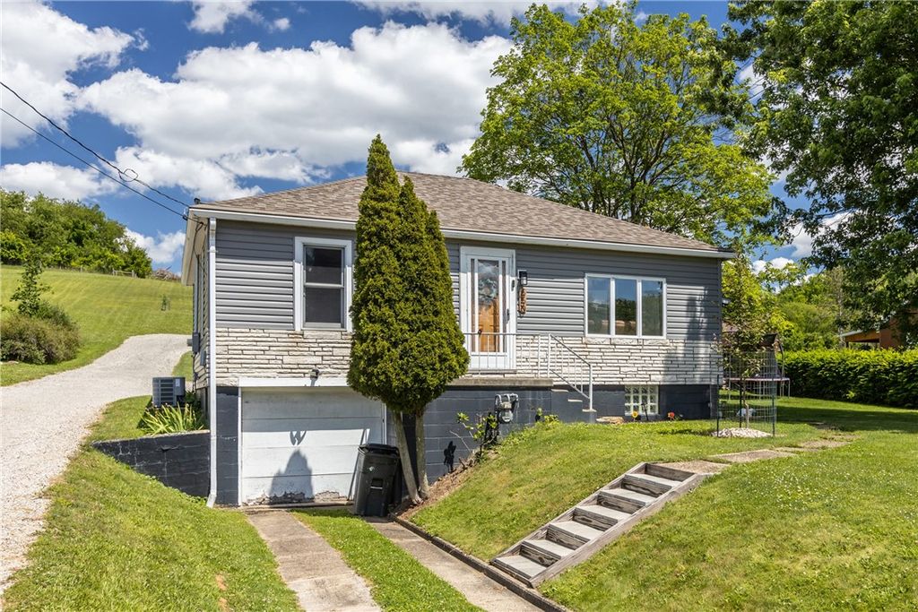 650 Mcclane Farm Rd, Chartiers, PA 15301