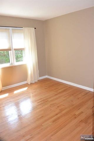 382 Mayer Court 1, Ridgefield, NJ 07657