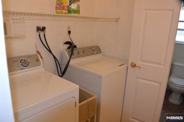 382 Mayer Court 1, Ridgefield, NJ 07657