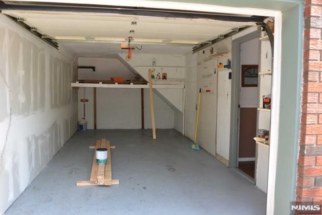 382 Mayer Court 1, Ridgefield, NJ 07657