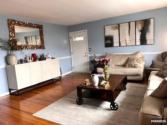 382 Mayer Court 1, Ridgefield, NJ 07657