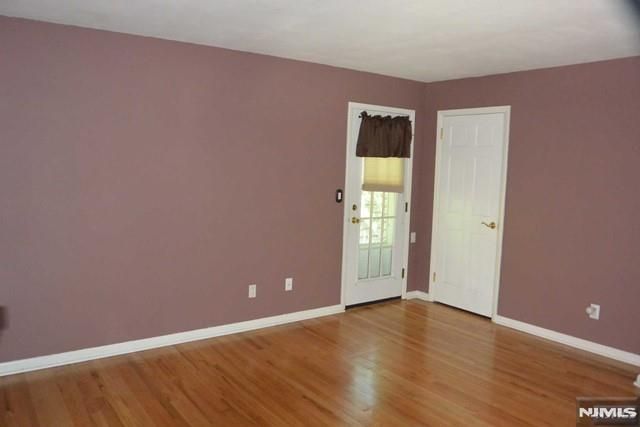 382 Mayer Court 1, Ridgefield, NJ 07657