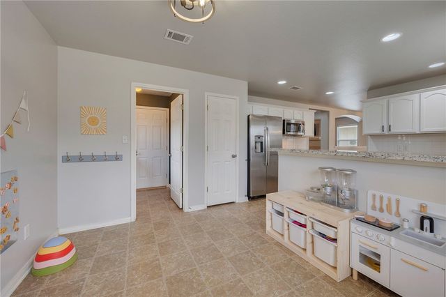 15203 Faircrest Drive, College Station, TX 77845