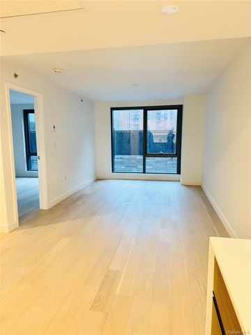 144-49 Northern blvd 221, Flushing, NY 11354