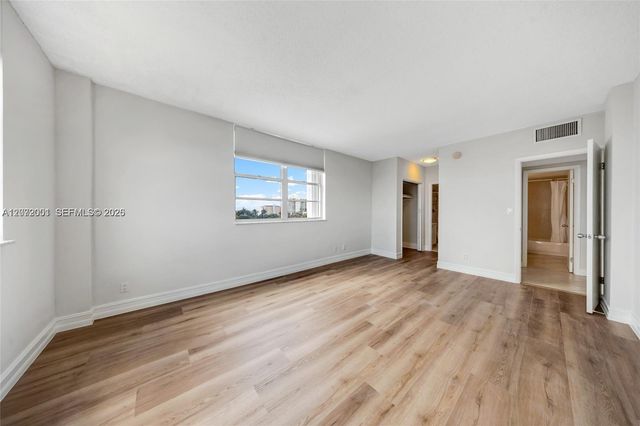 1455 N Treasure Drive 7J, North Bay Village, FL 33141