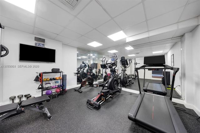1455 N Treasure Drive 7J, North Bay Village, FL 33141