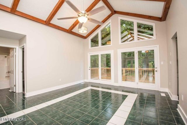 1723 Roane State Highway, Harriman, TN 37748