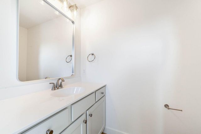 2653 FRAZIER LP, Columbia, MO 65202